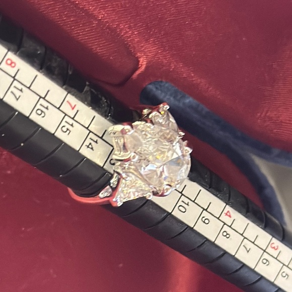 Radiant Blue Sapphire Silver Ring with Intricate Detailing - Picture 3 of 9